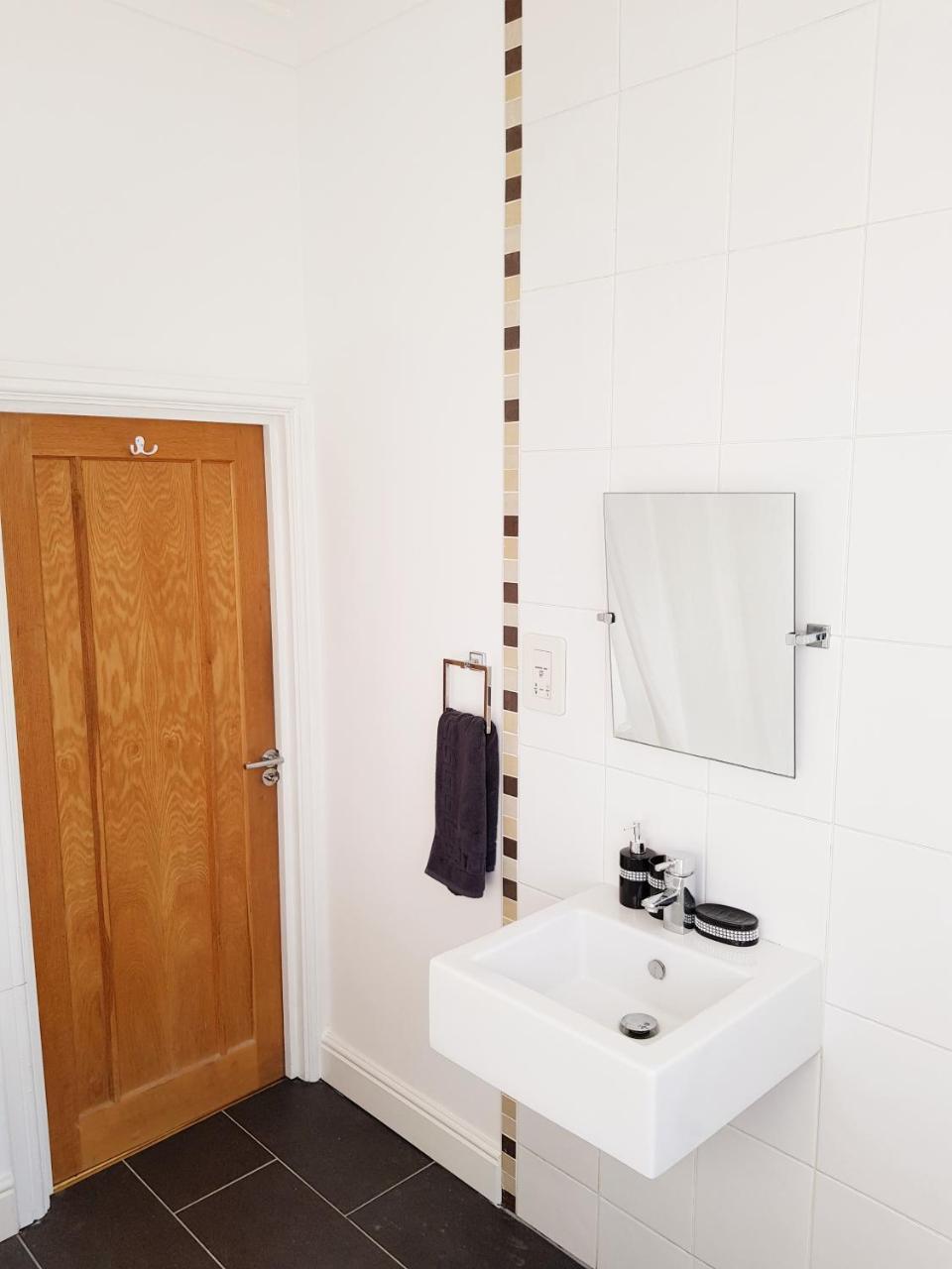 Cogie Abode Bed and Breakfast Enfield Εξωτερικό φωτογραφία