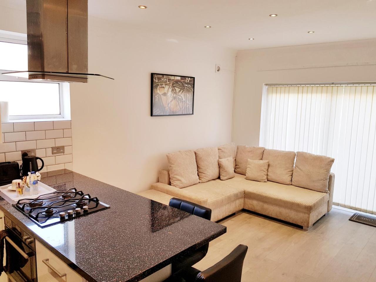 Cogie Abode Bed and Breakfast Enfield Εξωτερικό φωτογραφία