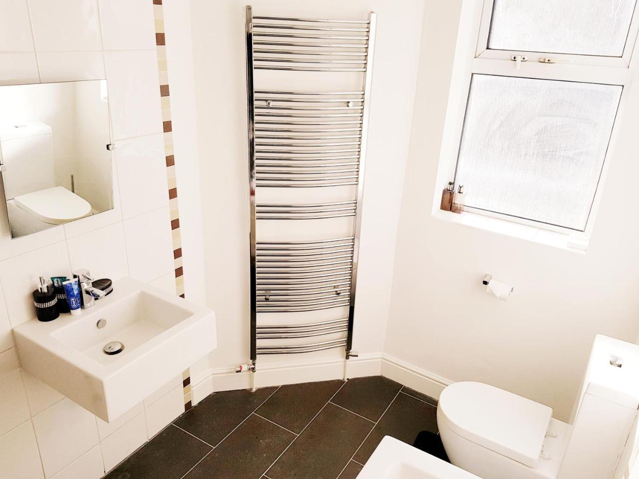 Cogie Abode Bed and Breakfast Enfield Εξωτερικό φωτογραφία